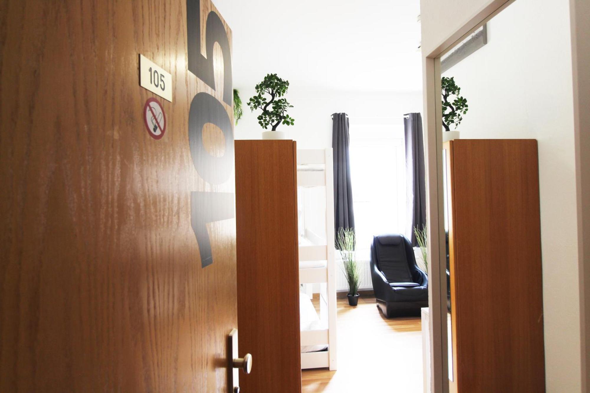Hotel Ulm Zentrum - Komplettes Zimmer, Hochbett, Android Tv & Eigenem Bad - Perfekt Fuer Familien & Gruppen Exterior foto