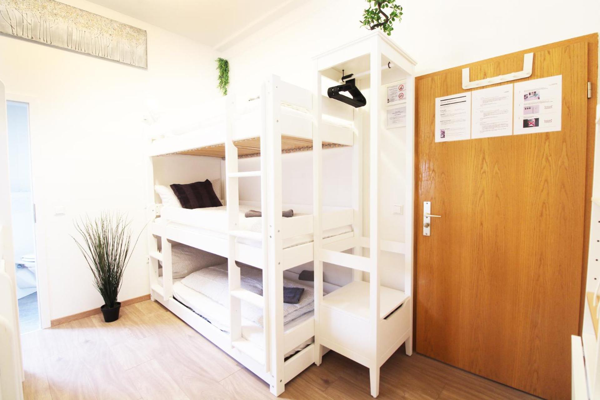 Hotel Ulm Zentrum - Komplettes Zimmer, Hochbett, Android Tv & Eigenem Bad - Perfekt Fuer Familien & Gruppen Exterior foto