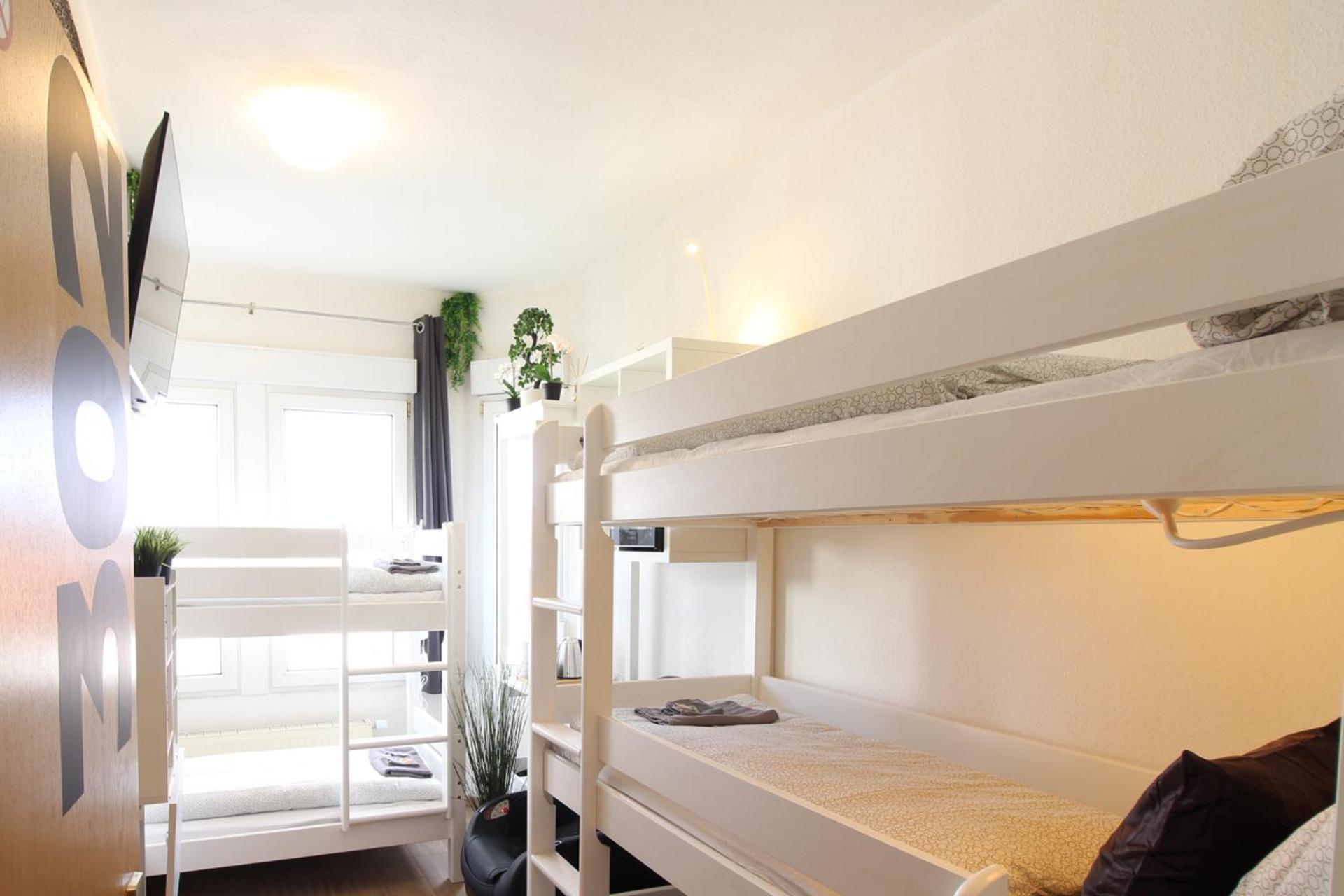Hotel Ulm Zentrum - Komplettes Zimmer, Hochbett, Android Tv & Eigenem Bad - Perfekt Fuer Familien & Gruppen Exterior foto